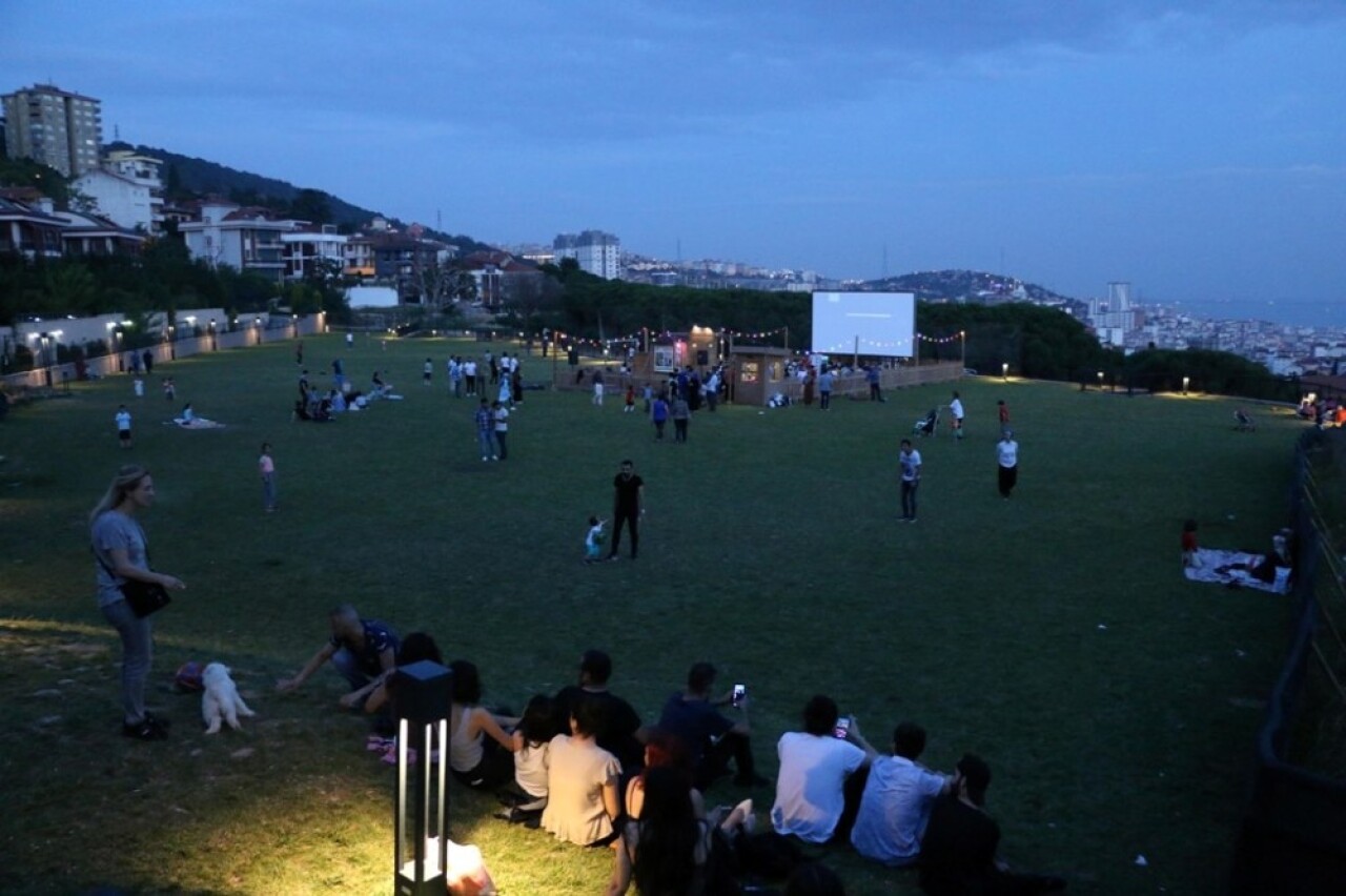 Kartal’ta nostaljik yazlık sinema günleri devam ediyor