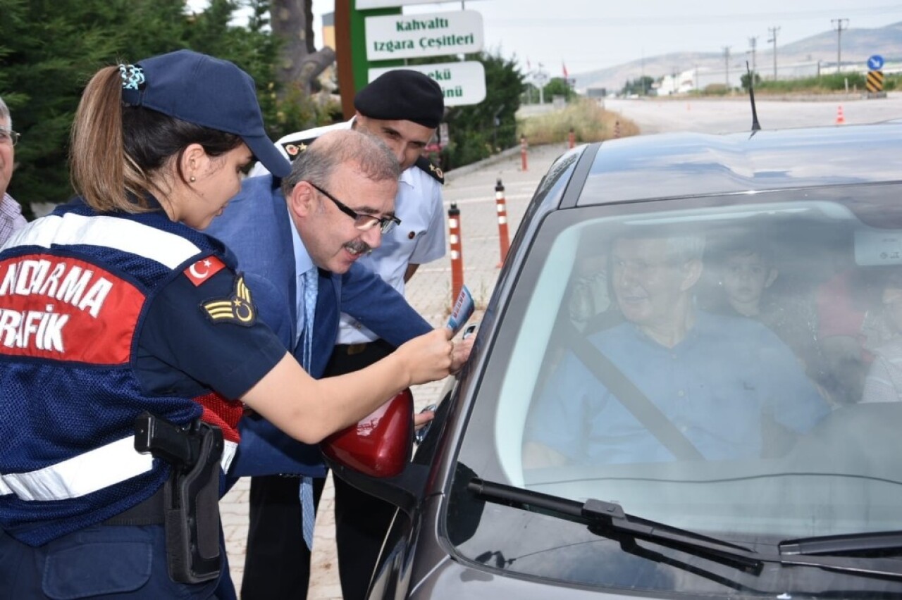 Kaymakam Bekarlar yol trafiğini denetledi