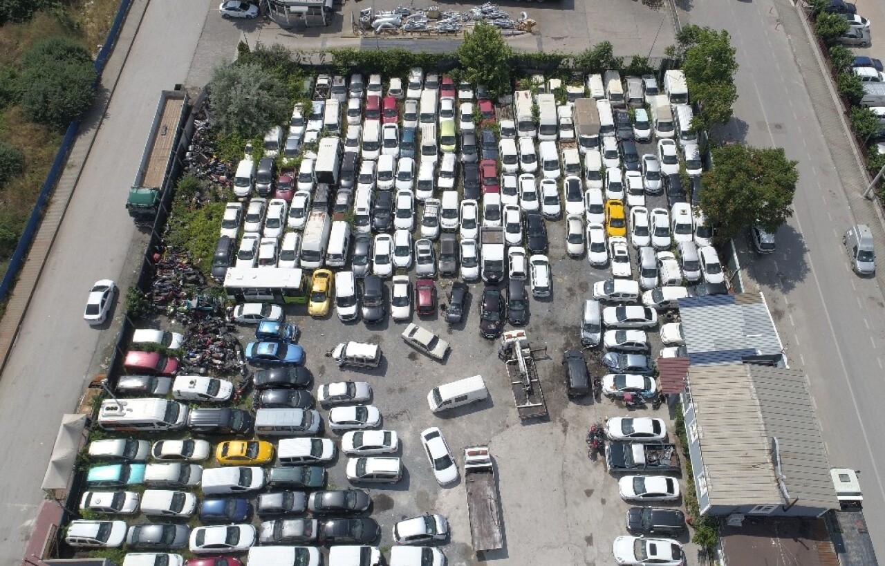 Kocaeli’deki yediemin otoparkları, araç mezarlığına döndü