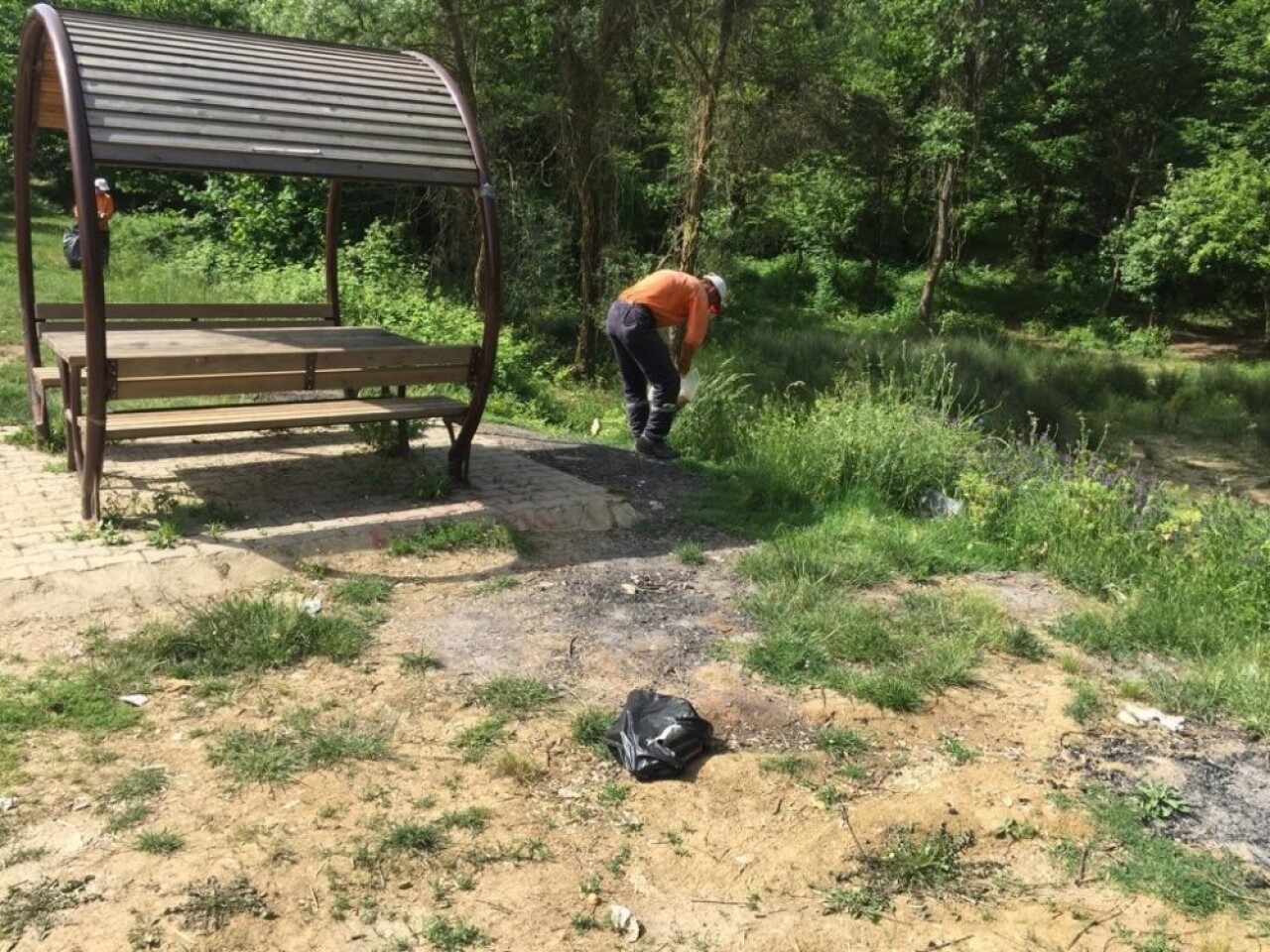 Körfez’de mesire alanları temizlendi