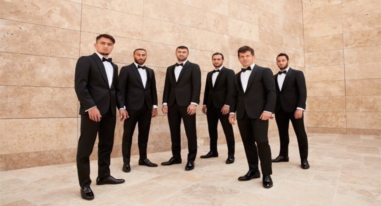 Milli takıma Damat smokin şıklığı