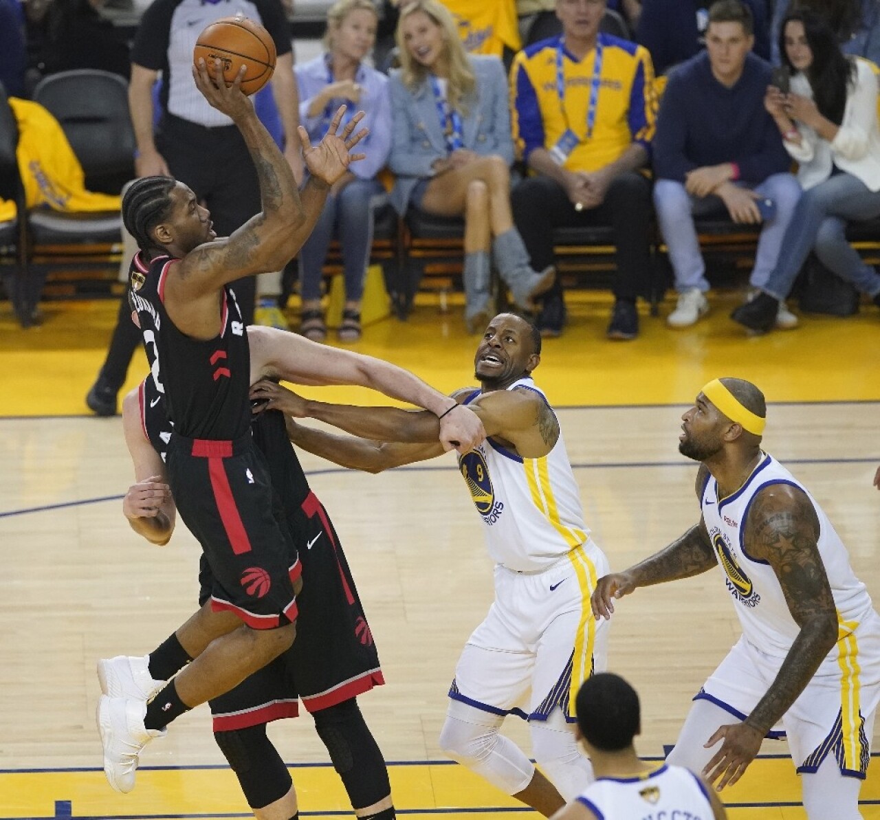 NBA’de Toronto, Warriors karşısında 2-1 öne geçti