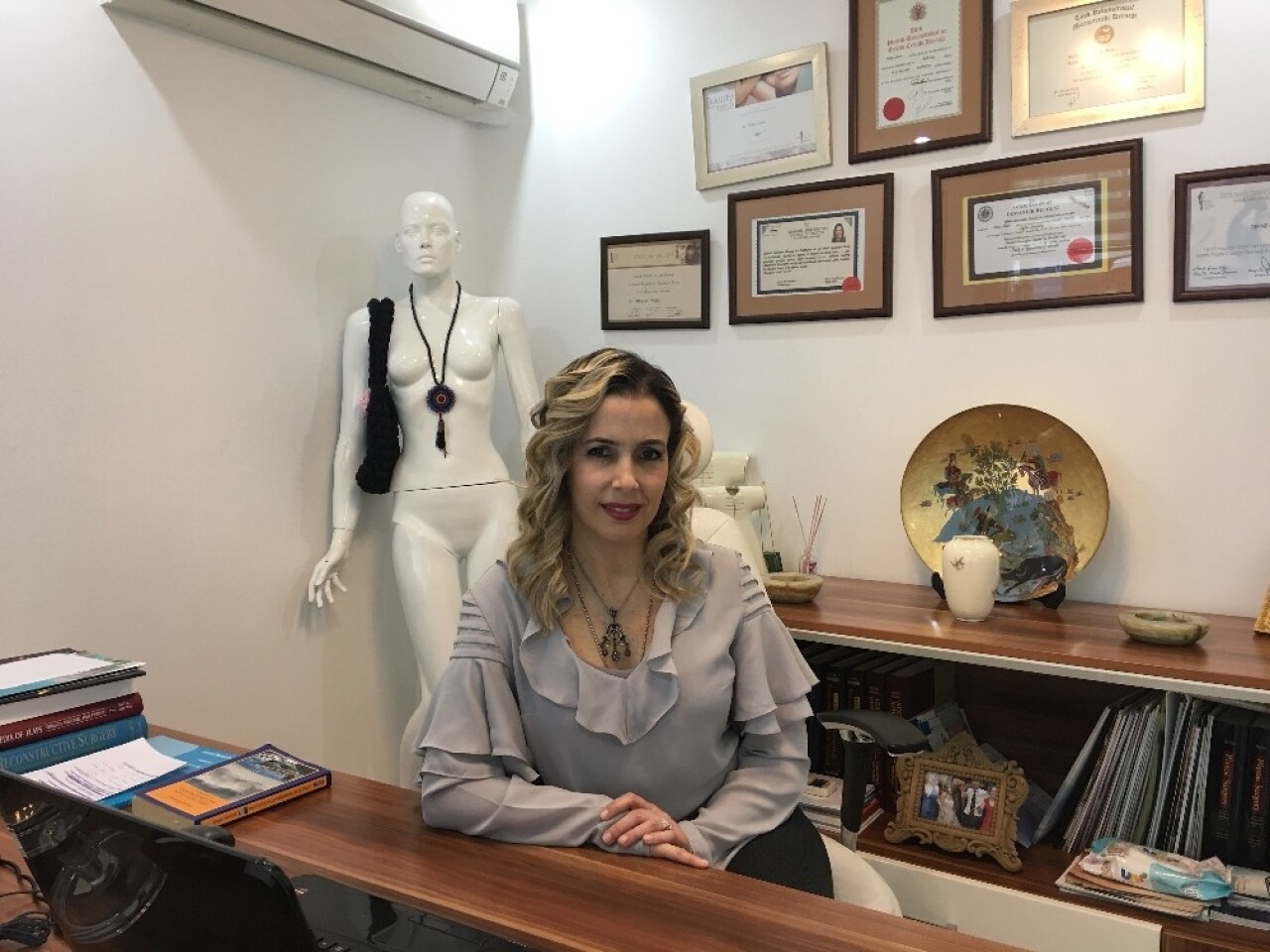 Op. Dr. Defne Erkara: “Liposuction bir zayıflama yöntemi değildir”