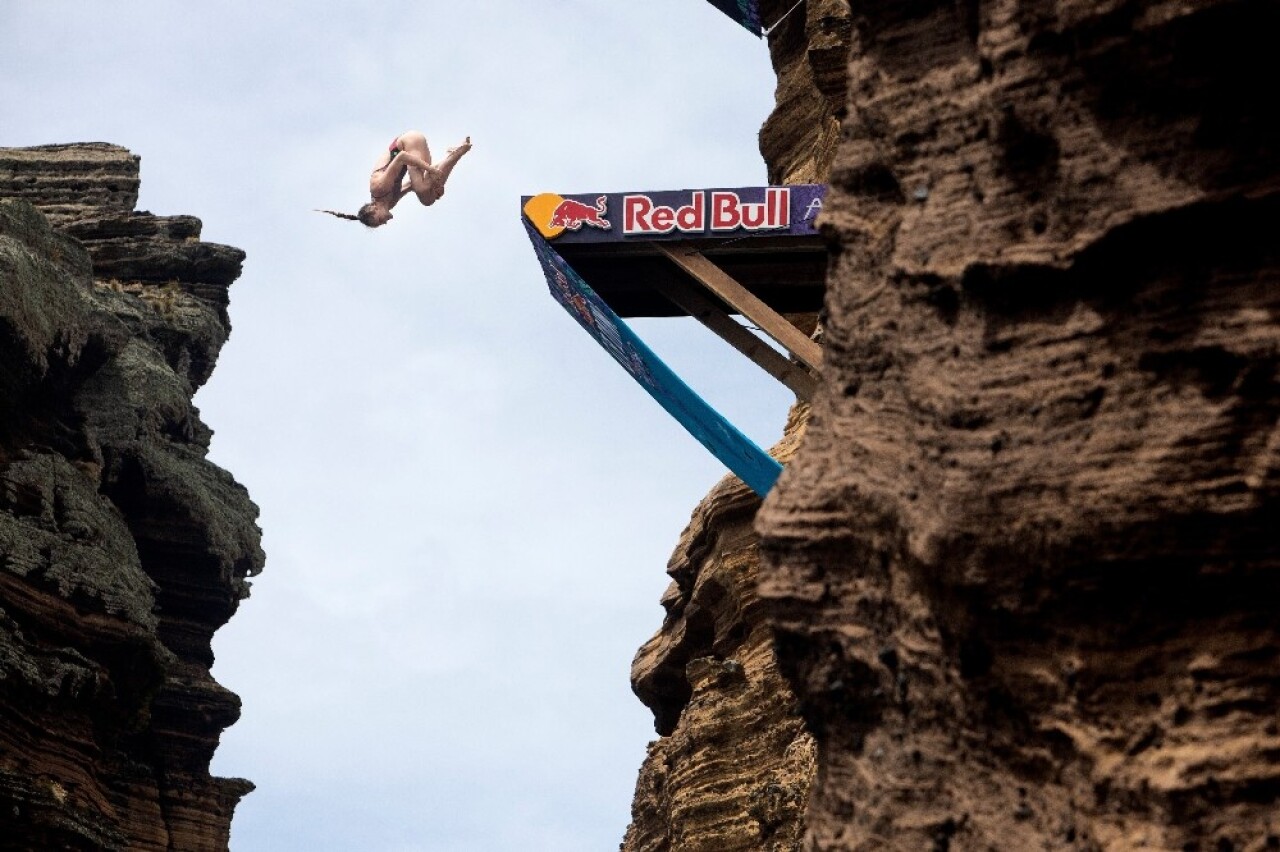 Red Bull Cliff Diving Portekiz’de nefesleri kesti