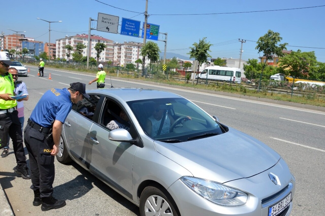 Sürücülere karne çocuklardan