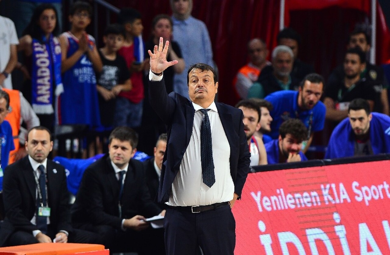 Tahincioğlu Basketbol Süper Ligi: Anadolu Efes: 86 - Fenerbahçe Beko: 76