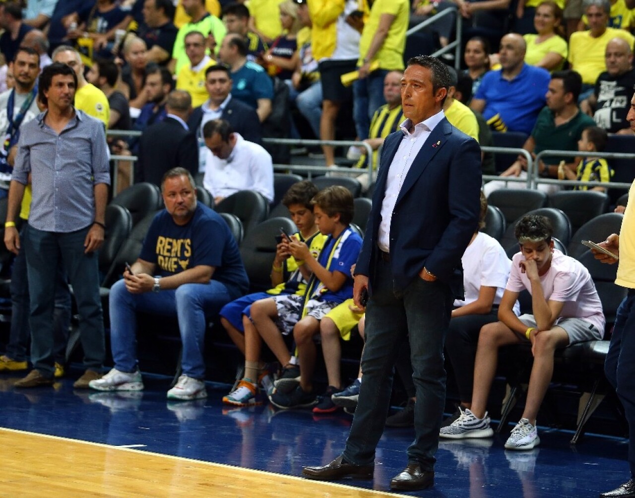 Tahincioğlu Basketbol Süper Ligi: Fenerbahçe Beko: 57 - Anadolu Efes: 74