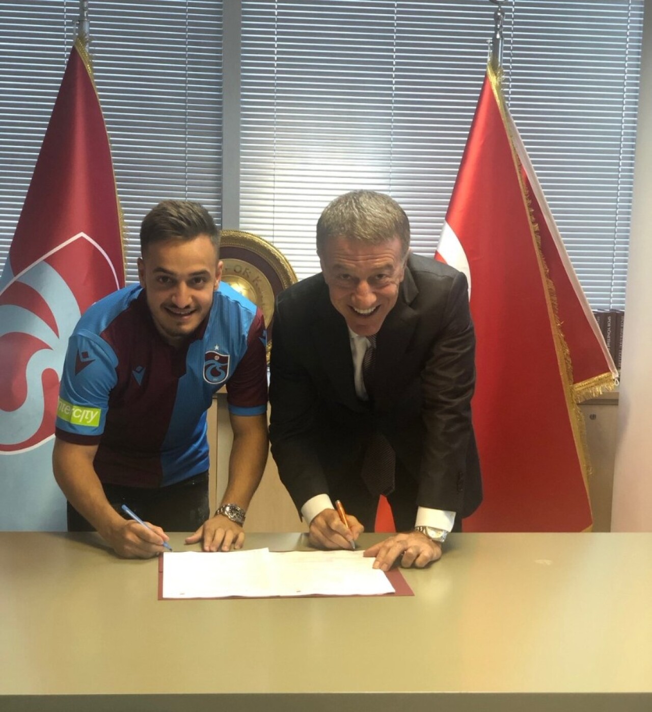 Trabzonspor, Yusuf Sarı ile 3 yıllık sözleşme imzaladı