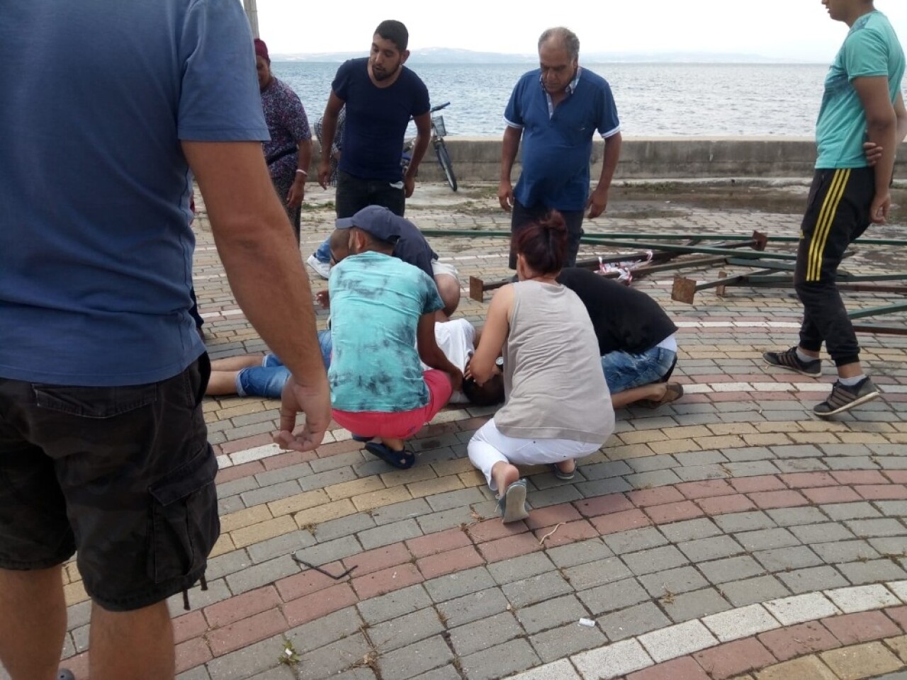 Yağmur sularını temizlerken elektrik akımına kapıldı