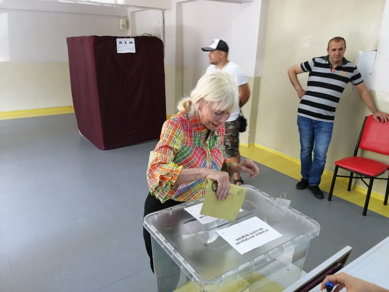 Yeşilcam’ın usta oyuncusu Cüneyt Arkın oyunu Beşiktaş’ta kullandı