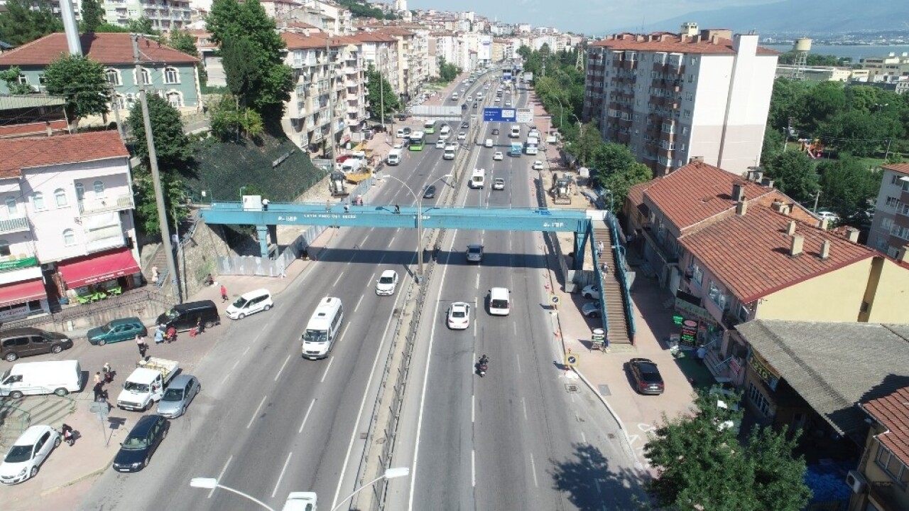 Çetin Emeç Üst Geçidi yeni eğitim sezonuna yetişecek