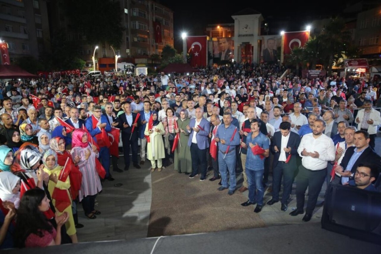 Darıca 15 Temmuz şehitlerini unutmadı