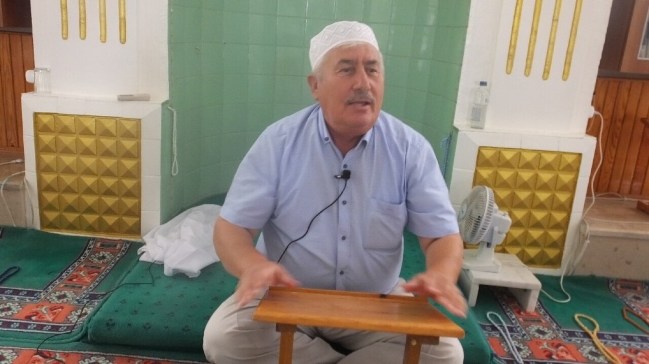 Emekli vaiz Daş: “Sandalyede namaz olmaz”