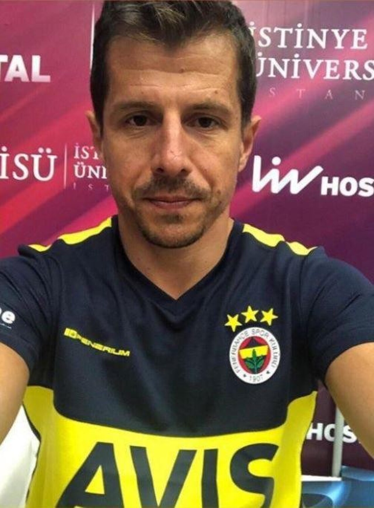 Emre Belözoğlu formayı giydi!