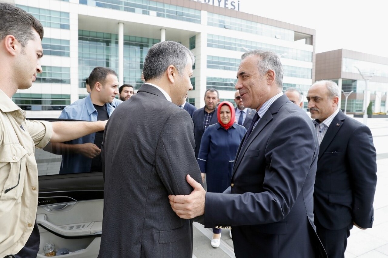 İstanbul Valisi Yerlikaya, Sultangazi’de