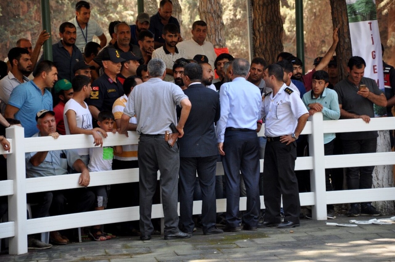 Karacabey’de tay satışları protestolar sebebiyle ertelendi