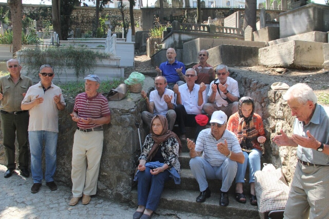 Kazım Baykal mezarı başında anıldı