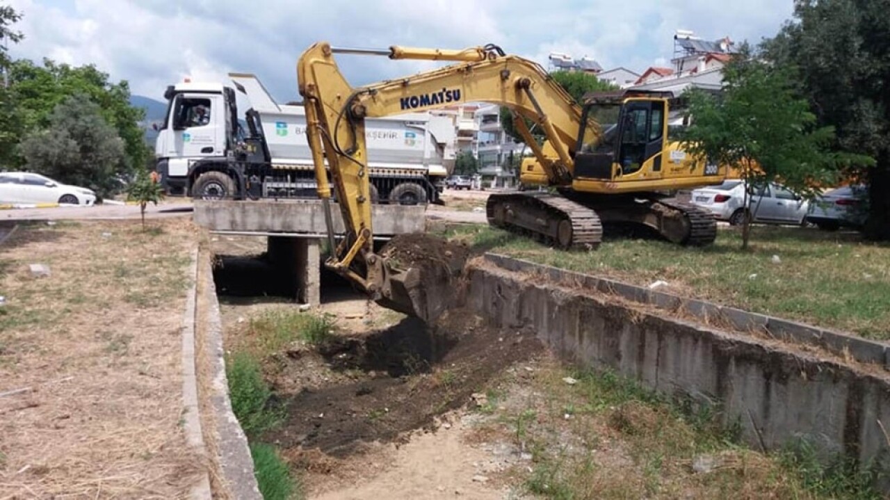 Kurbağalı Dere temizleniyor