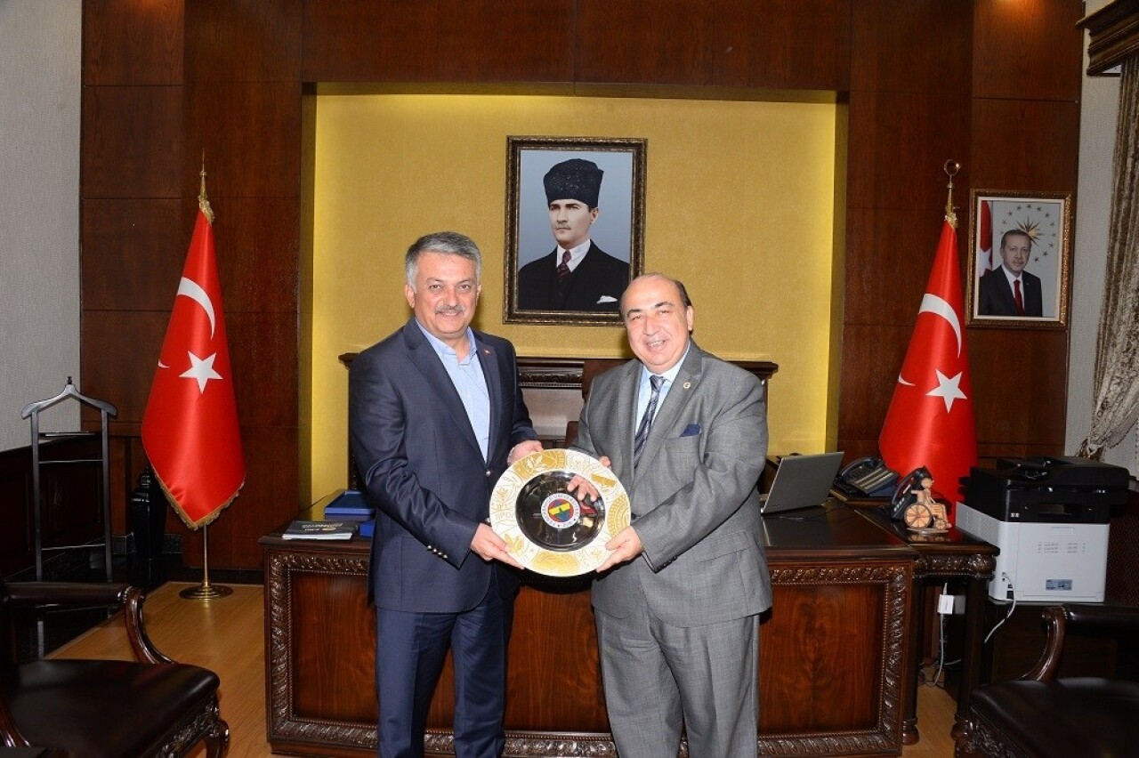 Rektör Büyükuslu, Vali Yazıcı’yı ziyaret etti