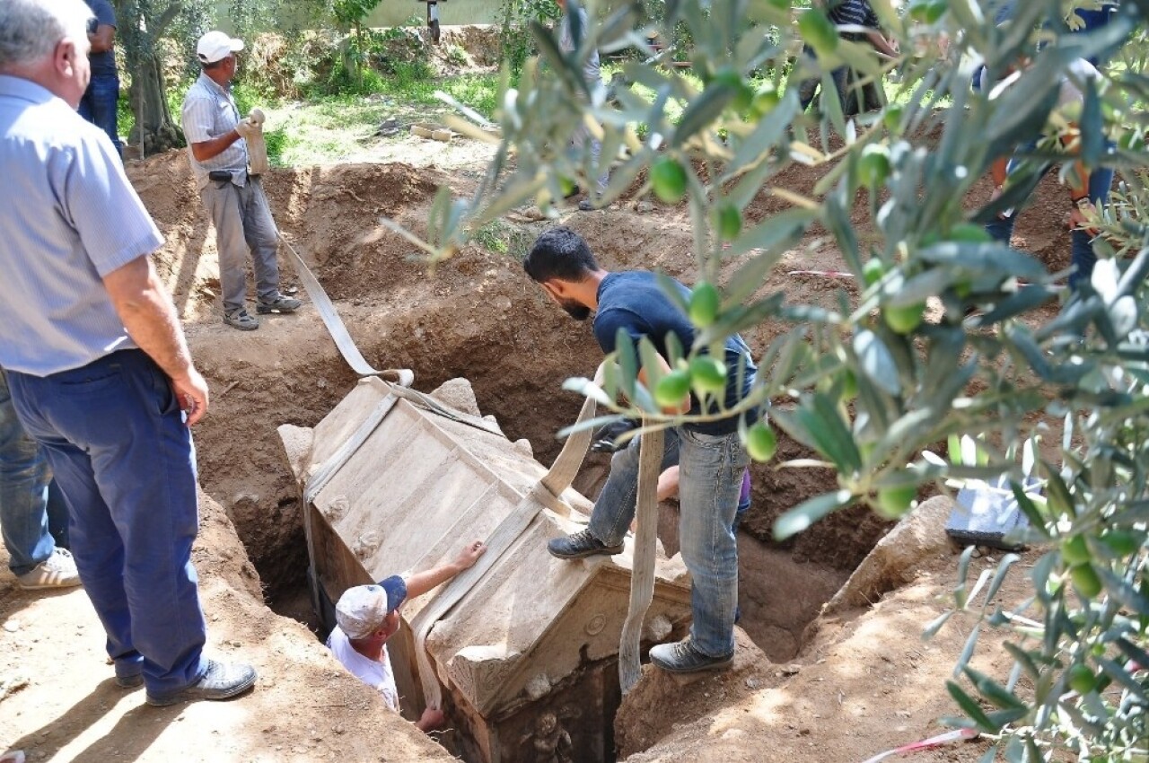 Roma dönemine ait mezardan iskelet çıktı