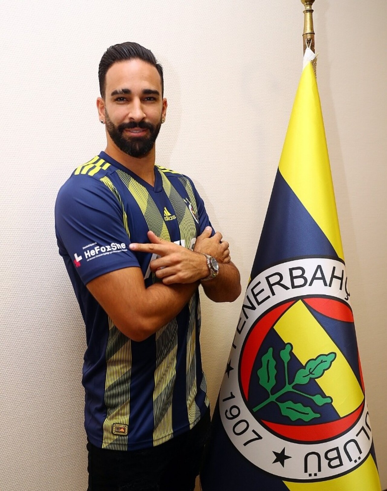 Adil Rami: "Fenerbahçe’nin kalitesinden ve modern yapısından çok etkilendim"