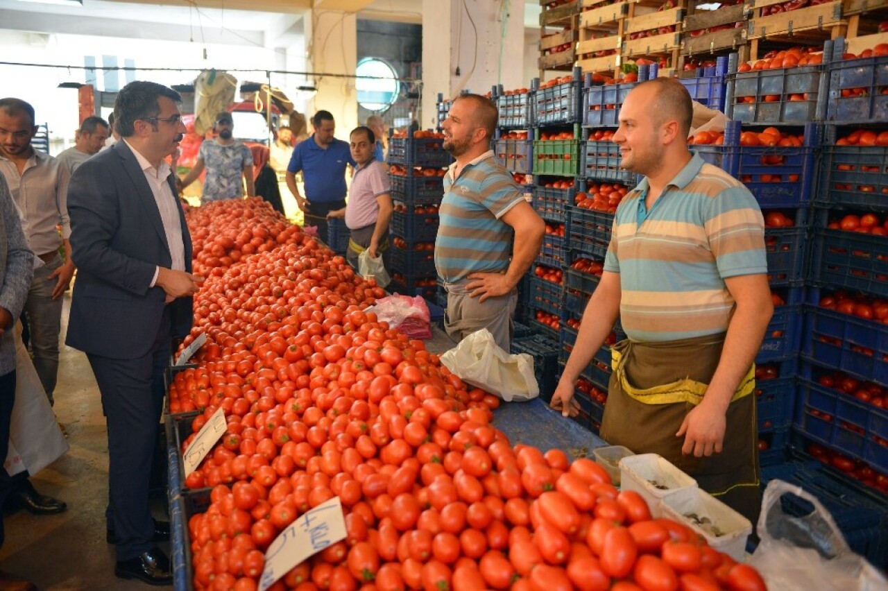 Başkan Yılmaz’dan pazar ziyareti