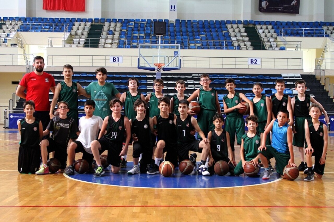 Basketbol altyapı öğrencileri çalışmalarına başladı