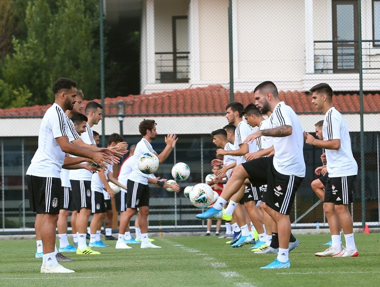 Beşiktaş’ta Nkoudou, idmanı yarıda bıraktı