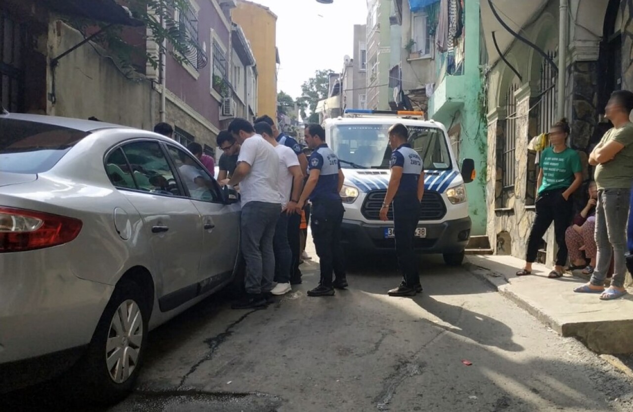 Beyoğlu’nda sağlıksız koşullarda çalışan 2 midye imalathanesi mühürlendi