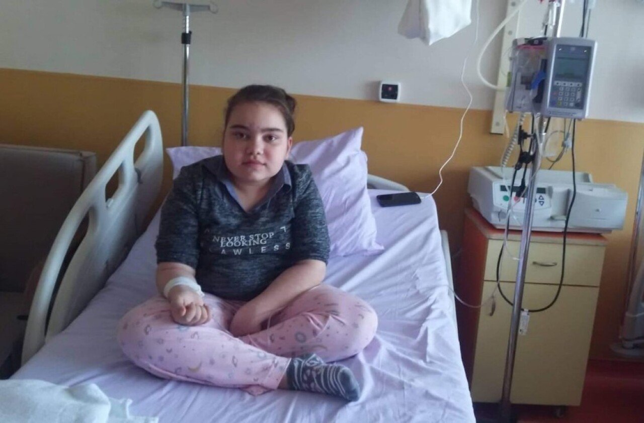 Böbrek yetmezliği olan küçük Begüm yardım bekliyor