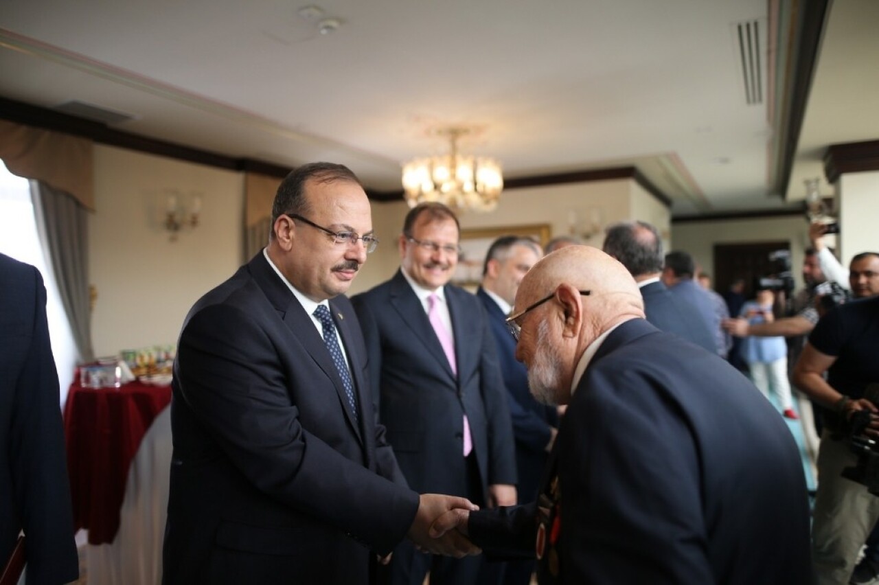 Bursa protokolü bayramlaştı