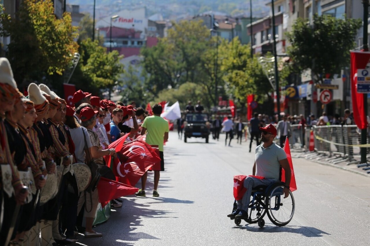 Bursa’da 30 Ağustos Zafer Bayramı’nda helikopterli tören