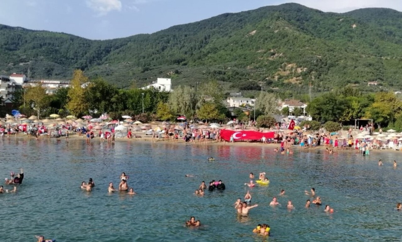 Erdek’te turizm bayramda canlandı