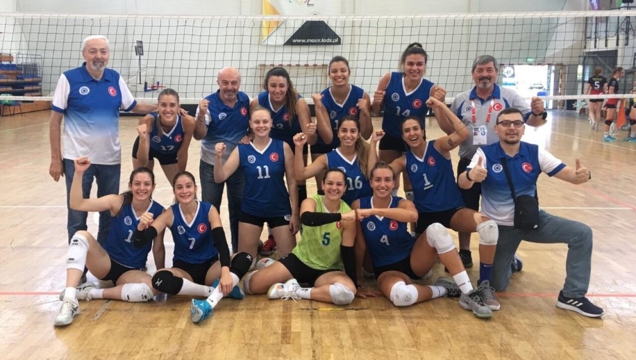 İAÜ Voleybol Kadın Takımı Avrupa’da ikinci oldu