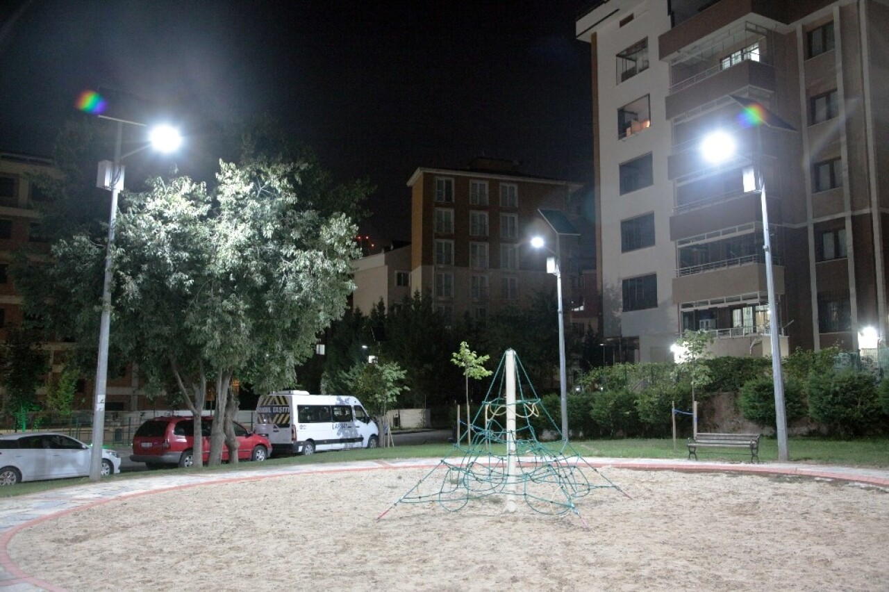 Kartal’ın parklarındaki güneş enerjisi sistemleri güncelleniyor