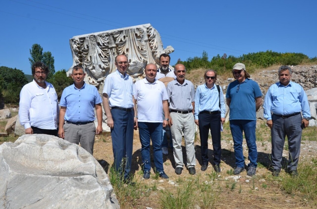 Kaymakam Yazar ve Rektör Özdemir, Kyzikos’u ziyaret etti