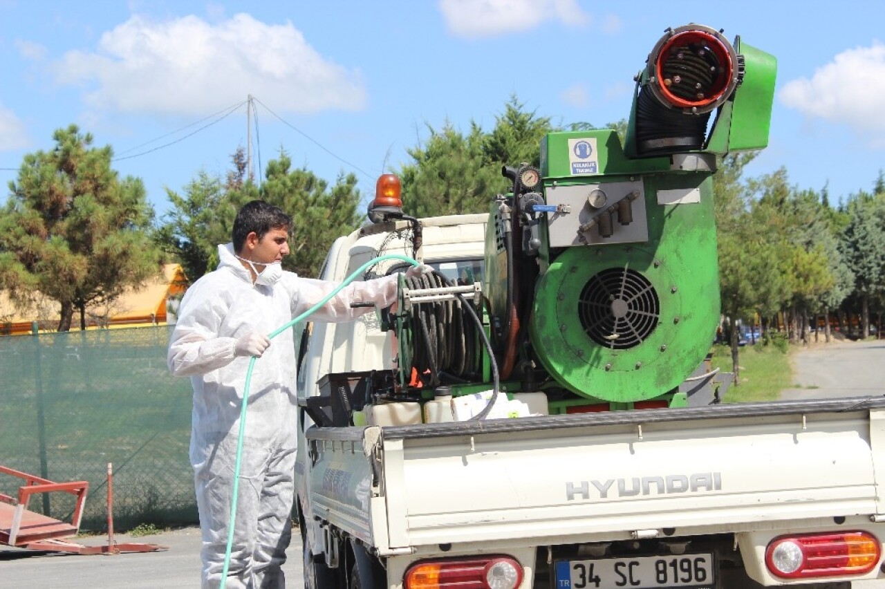 Kurban satış yerlerinde ilaçlama seferberliği