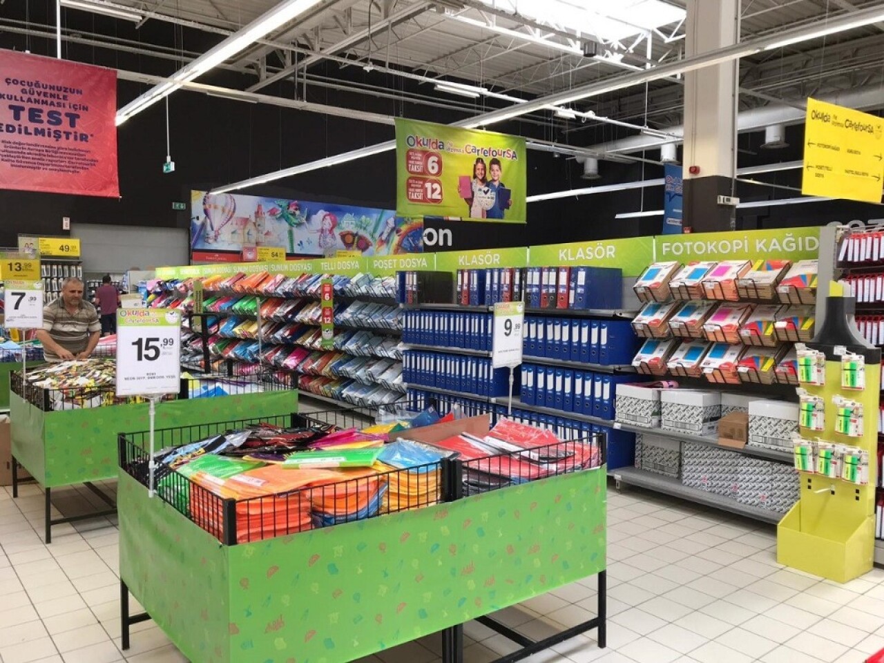 Okul alışverişinde bu yıl da ne lazımsa CarrefourSA