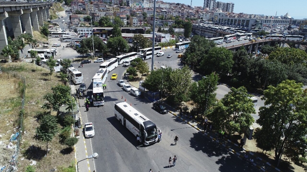 Otogarda bayram yoğunluğu