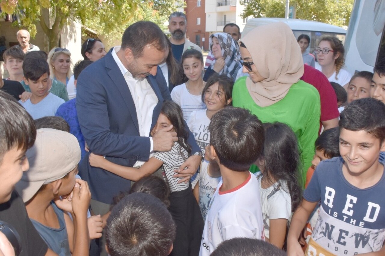 Silivri’de 22 bin çocuğa bayram kıyafeti hediye edildi