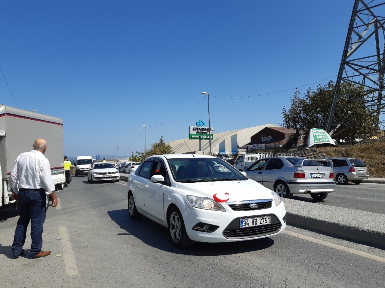 Sultangazi hayvan pazarındaki yoğunluk havadan görüntülendi