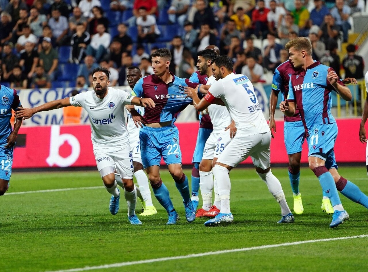 Süper Lig: Kasımpaşa: 0 - Trabzonspor: 0 (Maç devam ediyor)