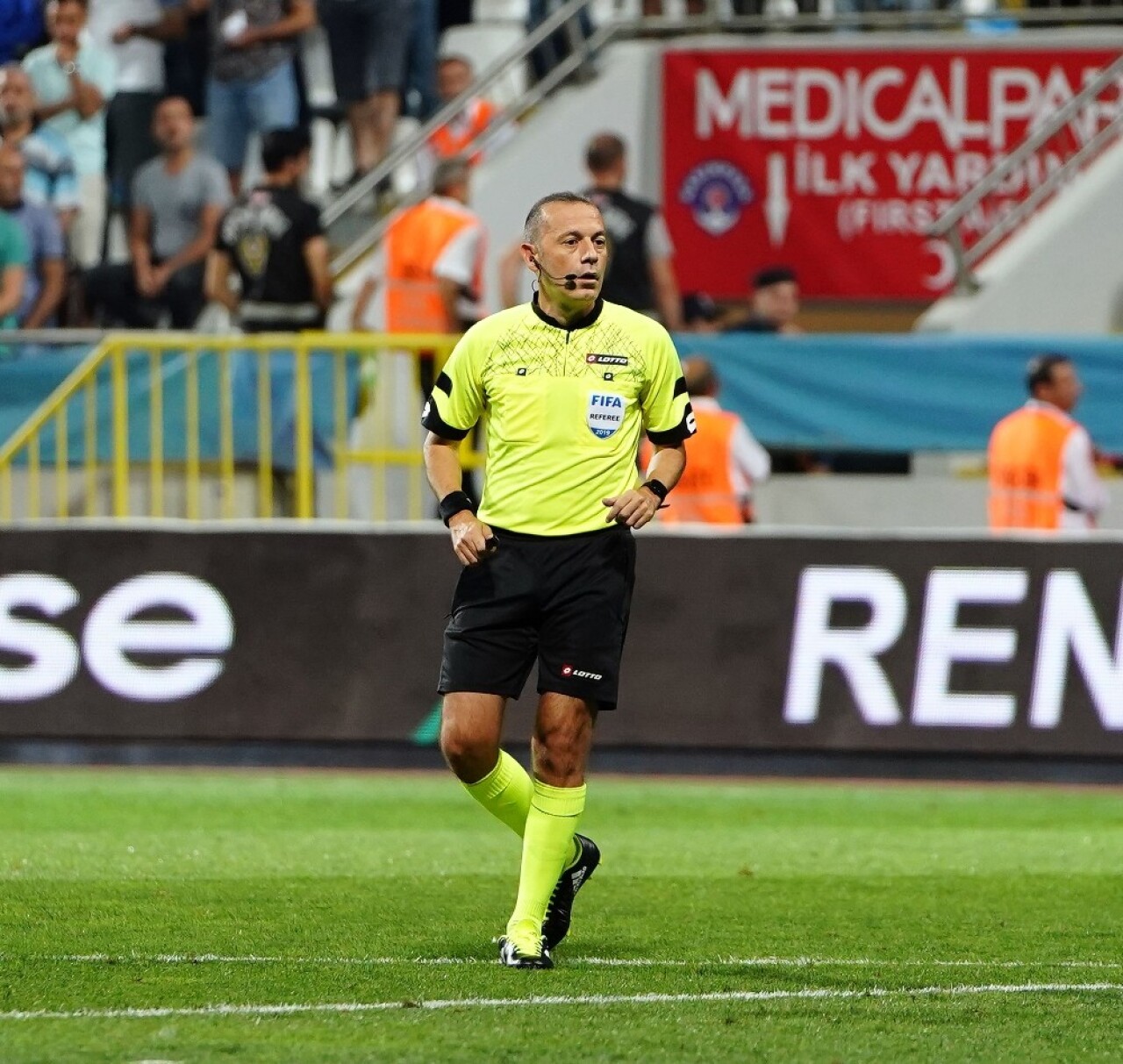 Süper Lig: Kasımpaşa: 1 - Trabzonspor: 1  (İlk yarı)