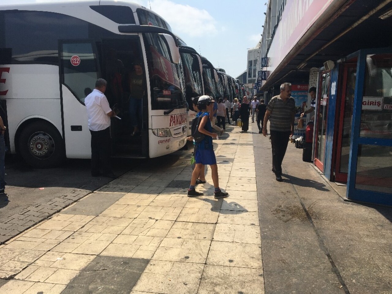 Tatilin son gününde Esenler Otogarında sakinlik havadan görüntülendi