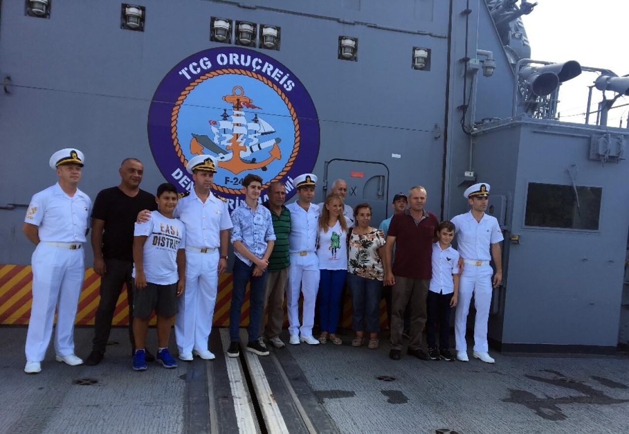 TCG Oruç Reis ve TCG Güven savaş gemileri kapılarını ziyaretçilere açtı