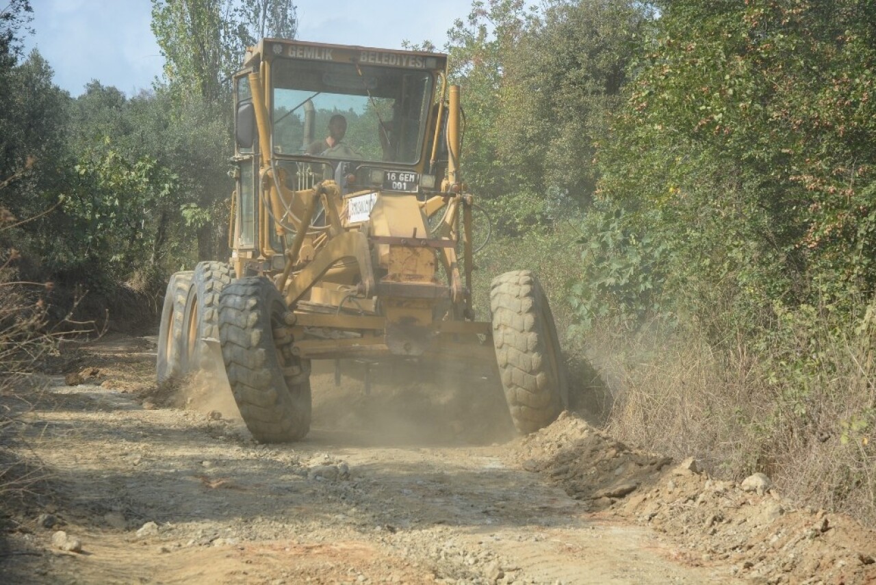 Arazi yollarına Gemlik Belediyesi desteği