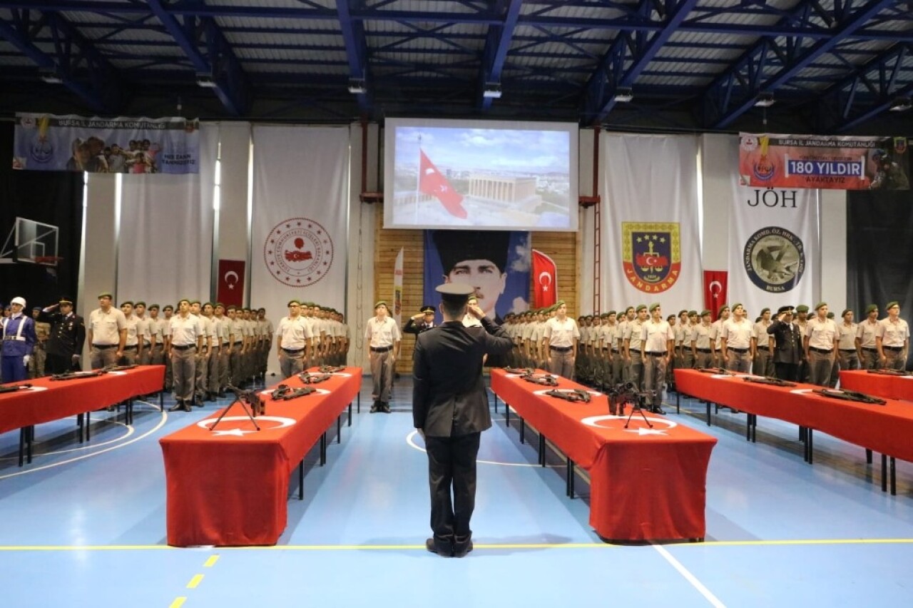 Bursa’da 24. dönem bedelli askerler yemin edip terhis oldu