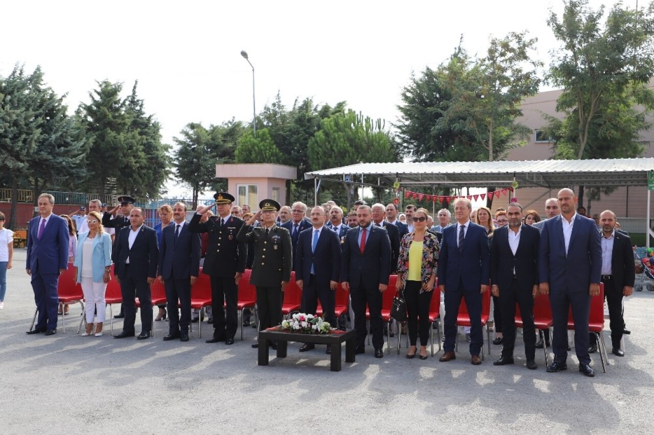 Büyükçekmece Belediyesi, öğrencilerin yeni eğitim ve öğretim yılını kutladı