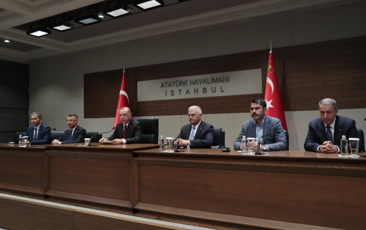 Cumhurbaşkanı Erdoğan: “8 hafif yaralı var, bazı binalarda hafifi hasar söz konusu”