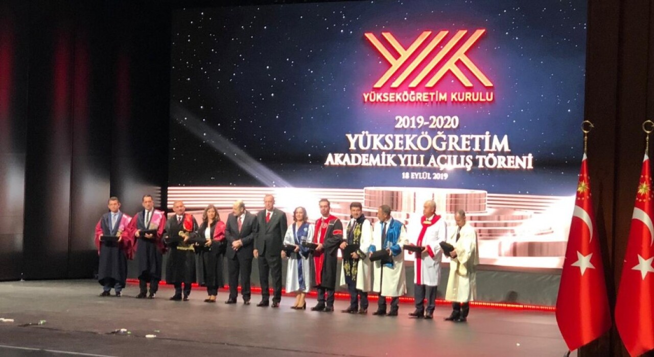 Cumhurbaşkanı Erdoğan’dan SUBÜ’ye topluma hizmet ödülü